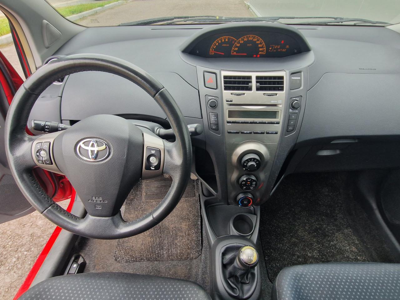 Toyota Yaris 1.0 VVTi Cool