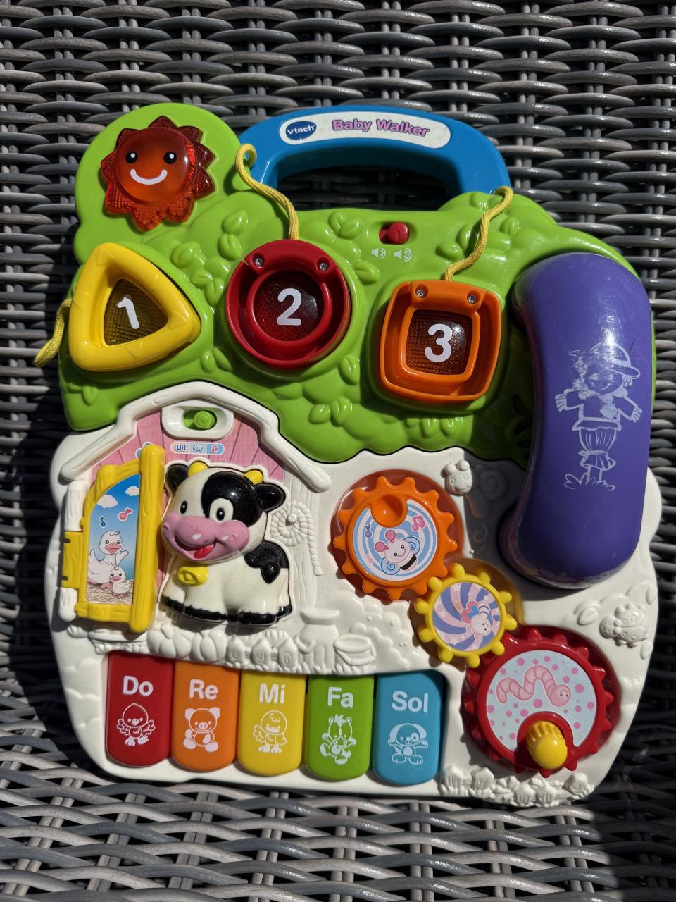 V Tech 2 in 1 Baby Walker. Perfecte staat. Educatief speelgoed.