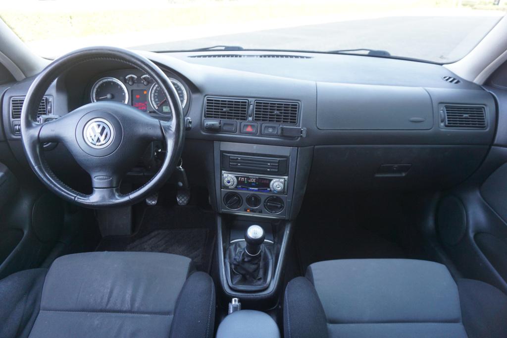 Volkswagen Golf 1.6-16v trendline airco / cruise / elektr. ramen / trekhaak