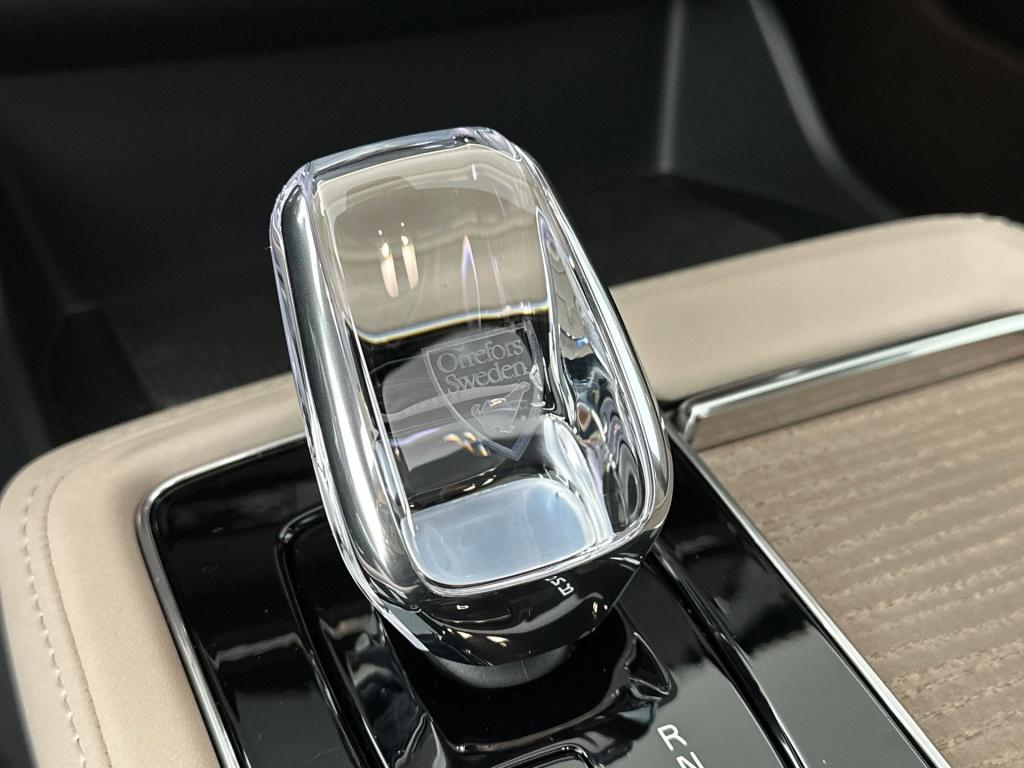 Volvo XC90 ultra bright recharge plug-in hybrid awd