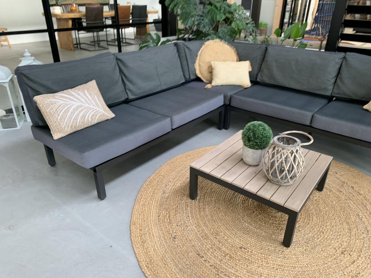 Loungeset met tafel en kussens