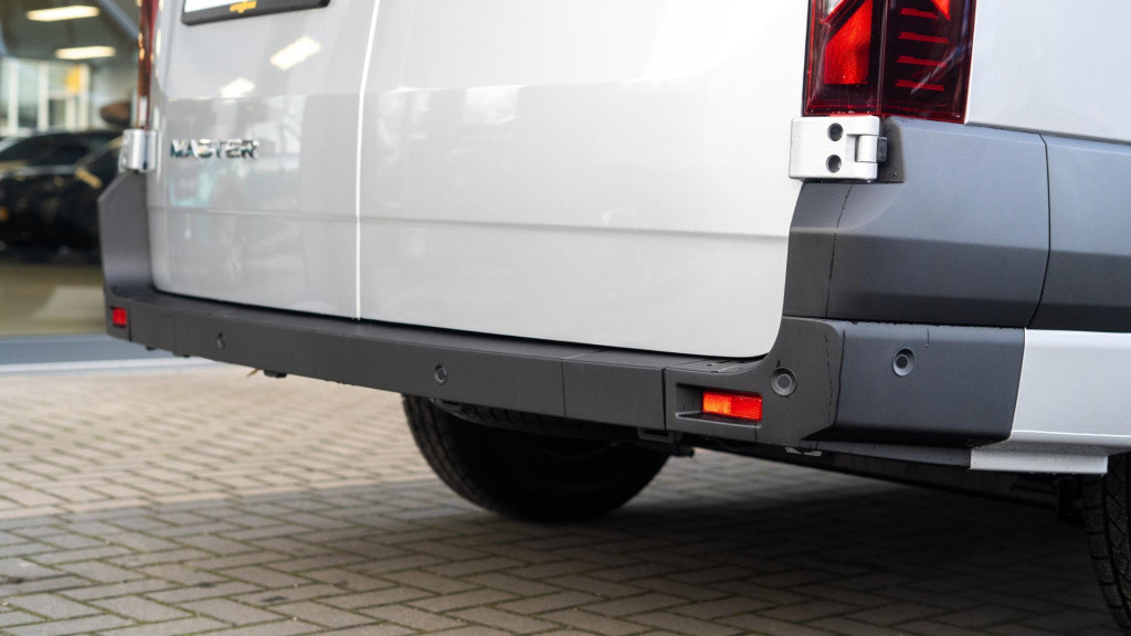 Renault Master t35 2.0 dci 150 l2h2 extra | nieuw model | camera | parkeers