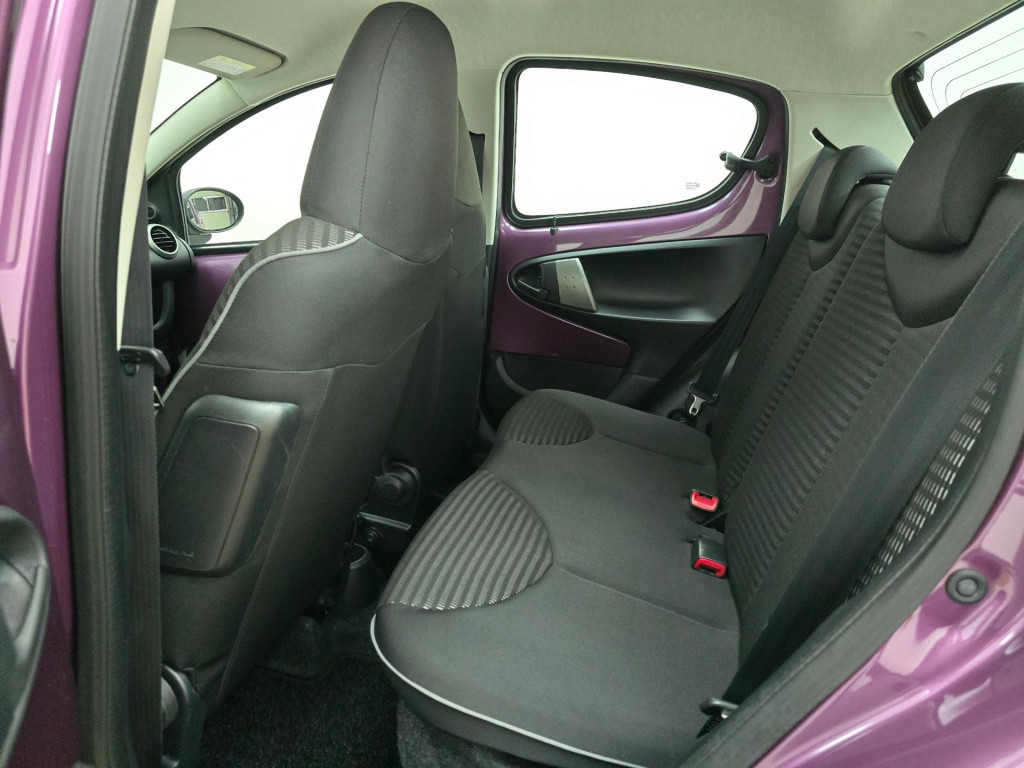 Peugeot 107 occasion 1.0 active leuke kleur met airco en sportvelgen | radi