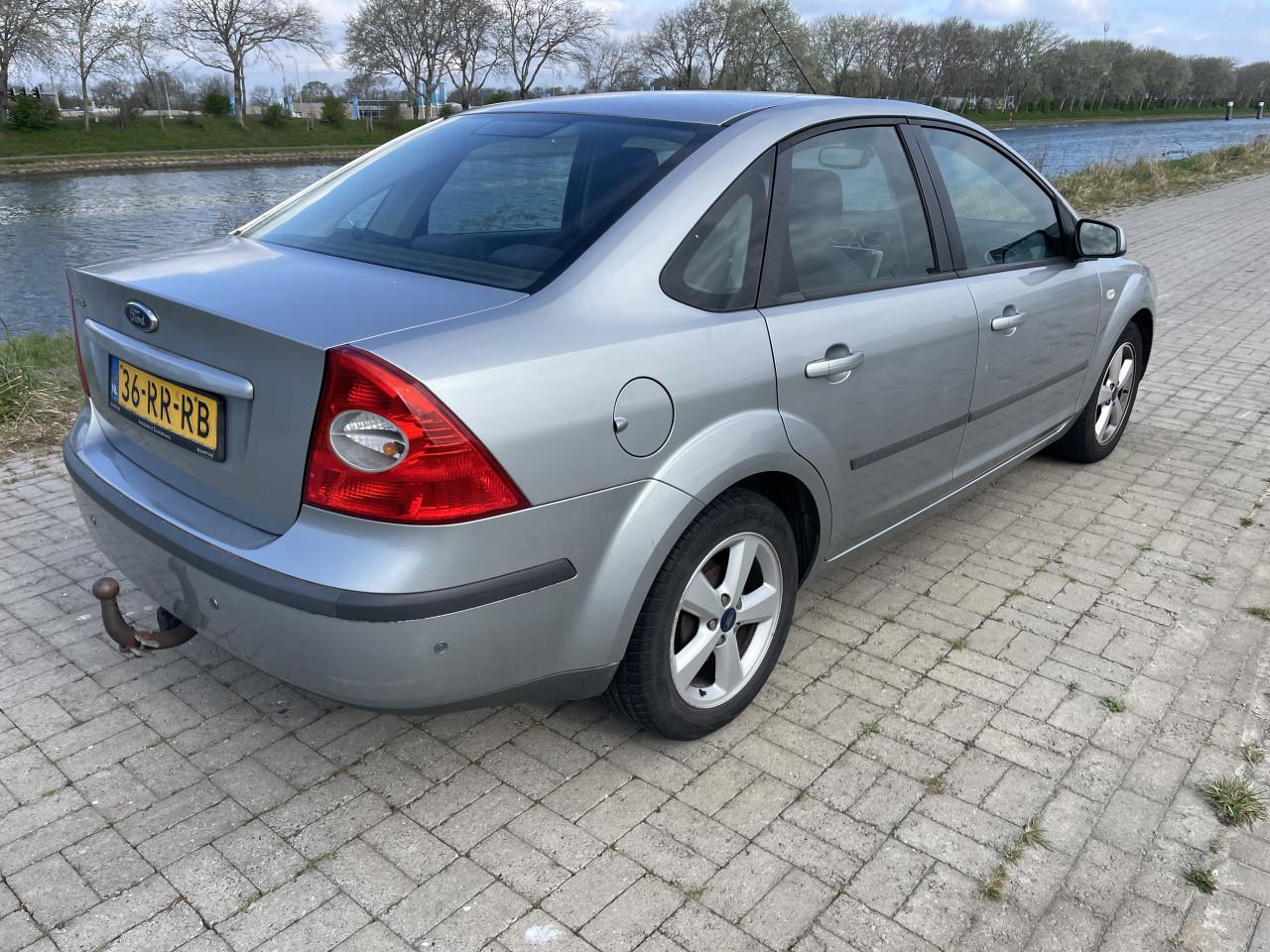 Ford focus 1.6 first edition