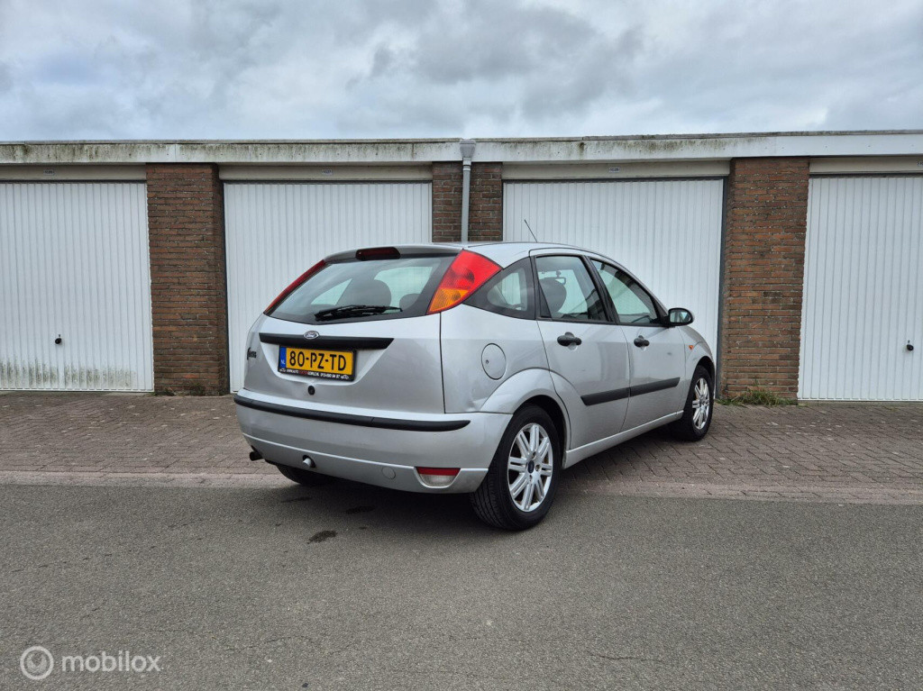 Ford Focus 1.6-16v / airco / dealeronderhouden / origineel nl