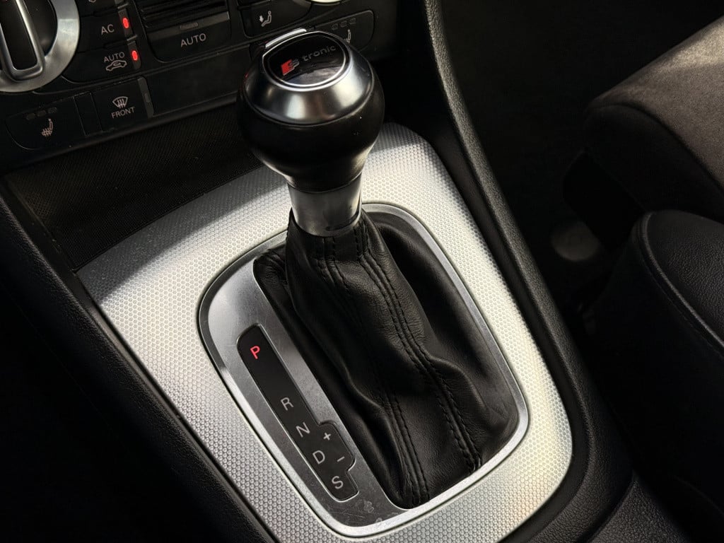 Audi Q3 2.0 tfsi quattro | afn trekhaal | stoelverwarming | half leder | pa