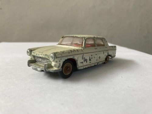 Dinkey Toys France no. 553, 510,  531 en 811
