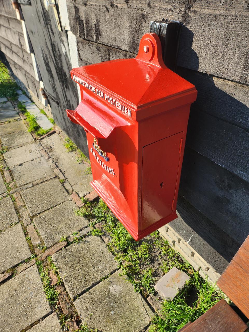 Gietijzeren brievenbus