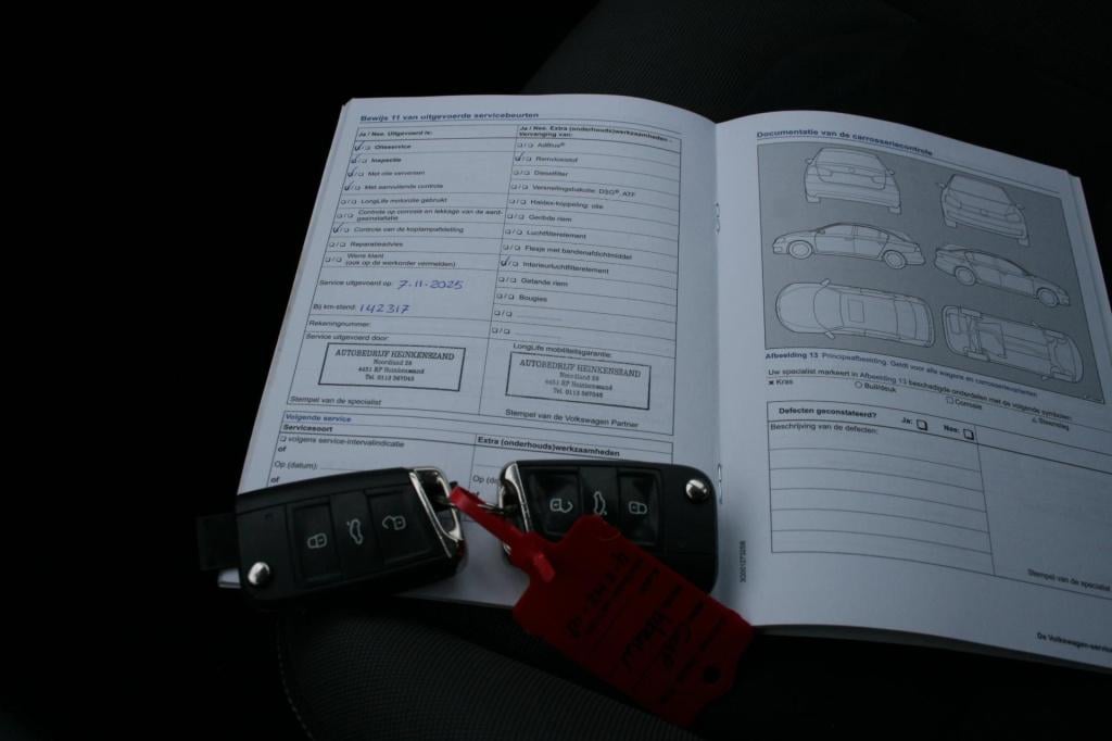 Volkswagen Golf 1.2 tsi highline / afn. trekhaak / navi / cruise / stoelver