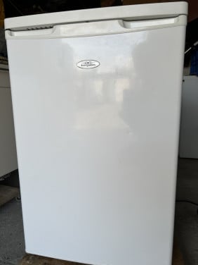 Tafelmodel Koelkast 85x55 cm.134 liter Energieklasse A++