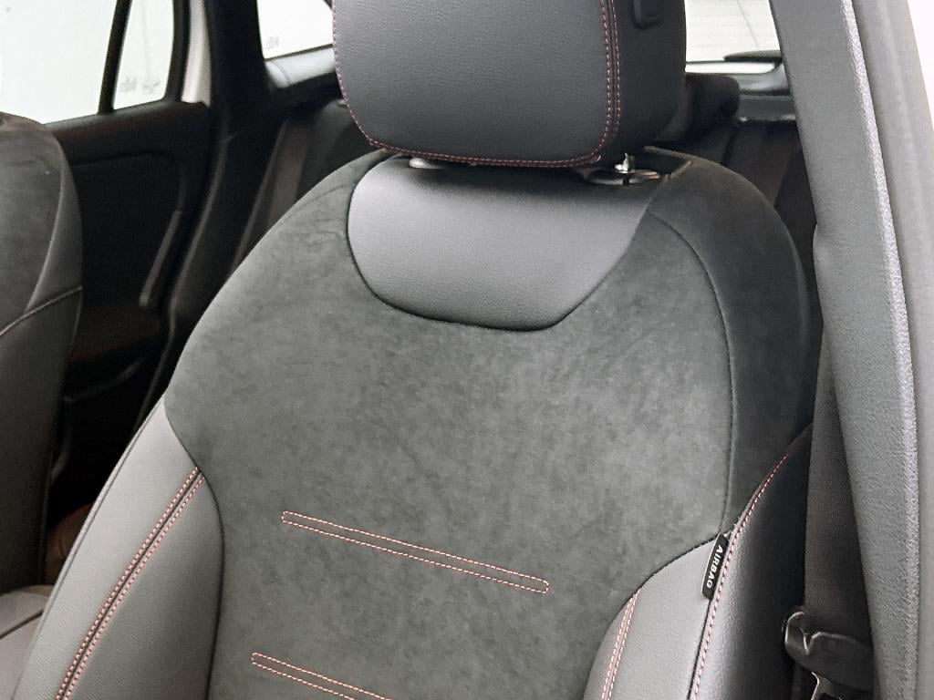 Mercedes-Benz Gla-klasse 180 business solution amg | premium plus pakket | 