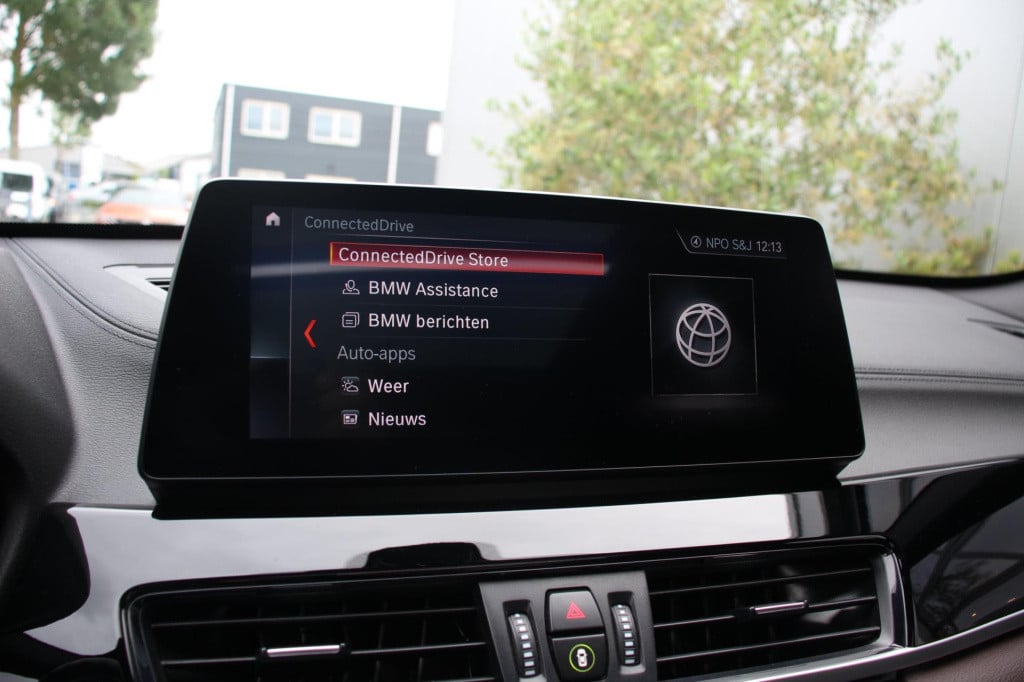 BMW X1 sdrive18i m sport - pano - leder - led - headup - navi plus - full o
