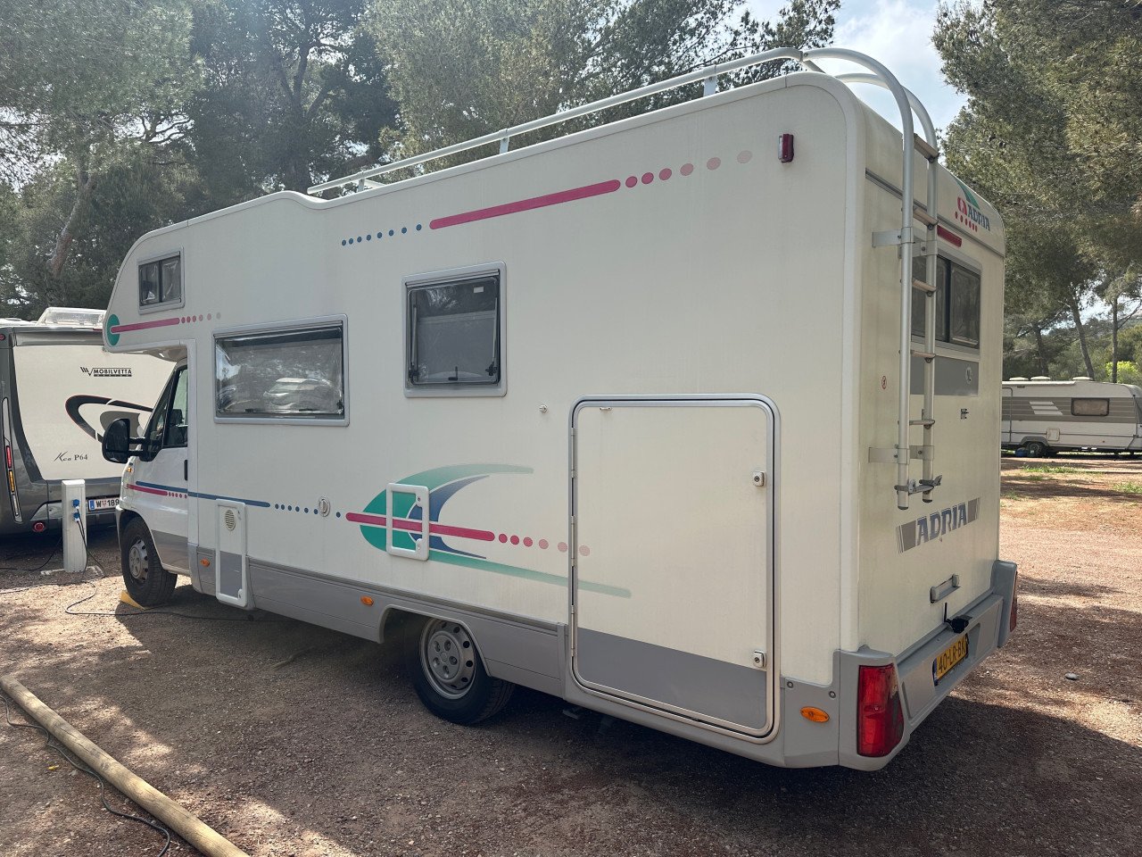 Adria Adriatik 660DP - (Airco) Camper - 6 personen - 2003