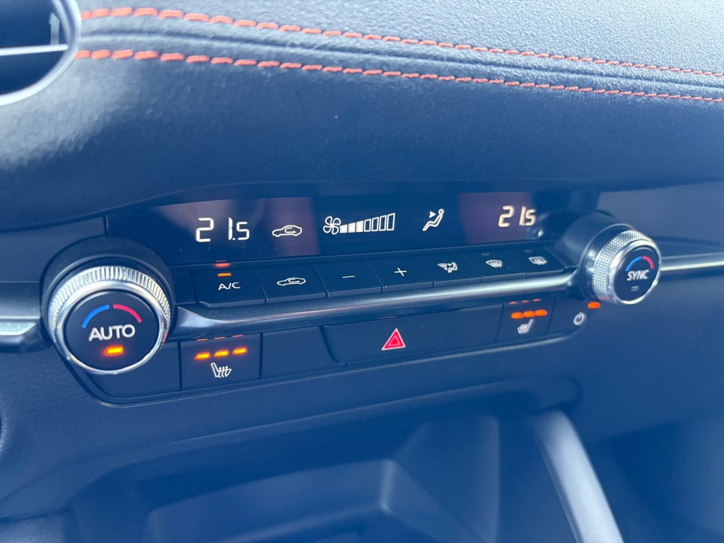 Mazda 3 2.0 e-skyactiv-g m hybrid 122 homura