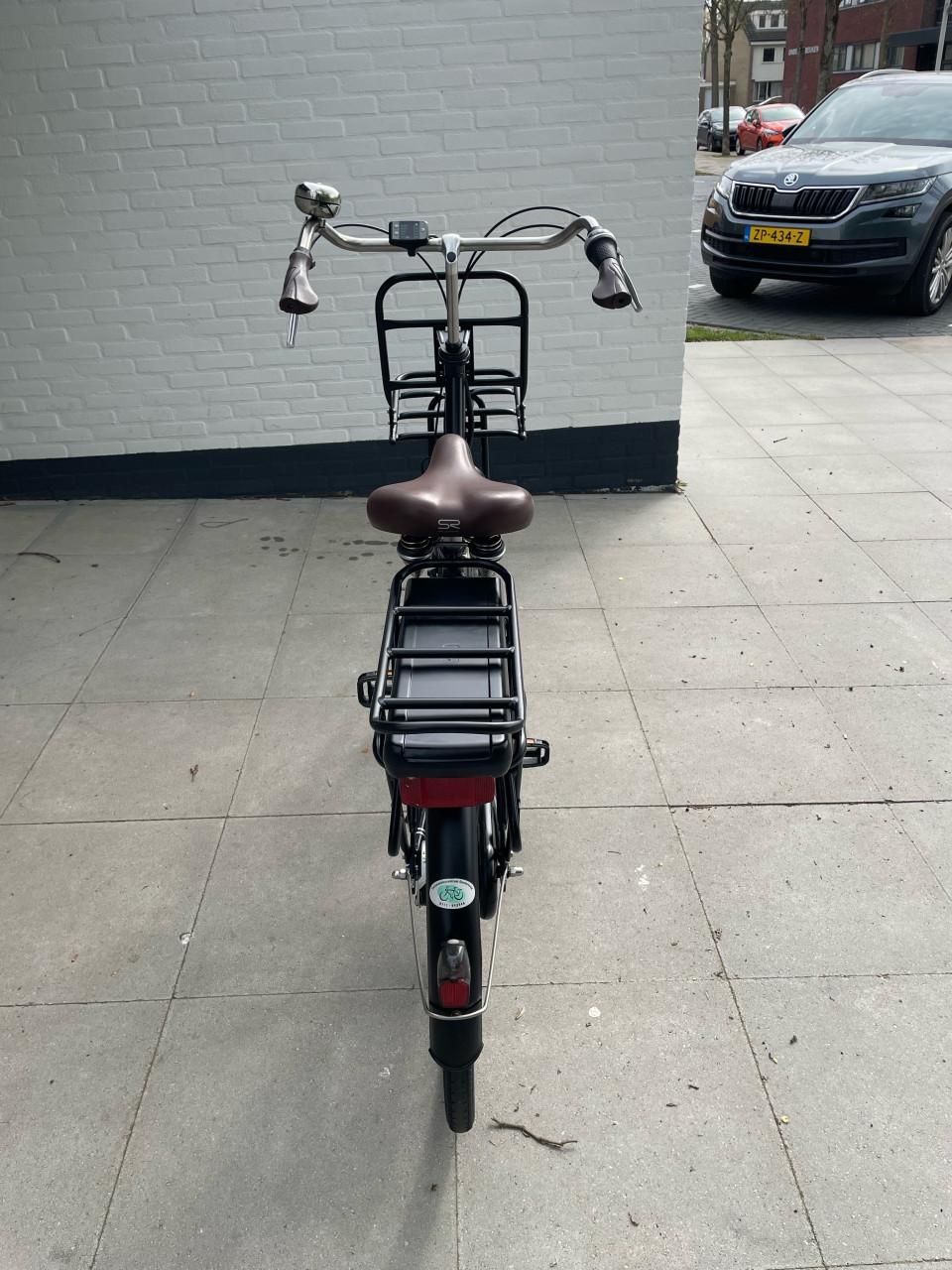 Elektrische damesfiets.