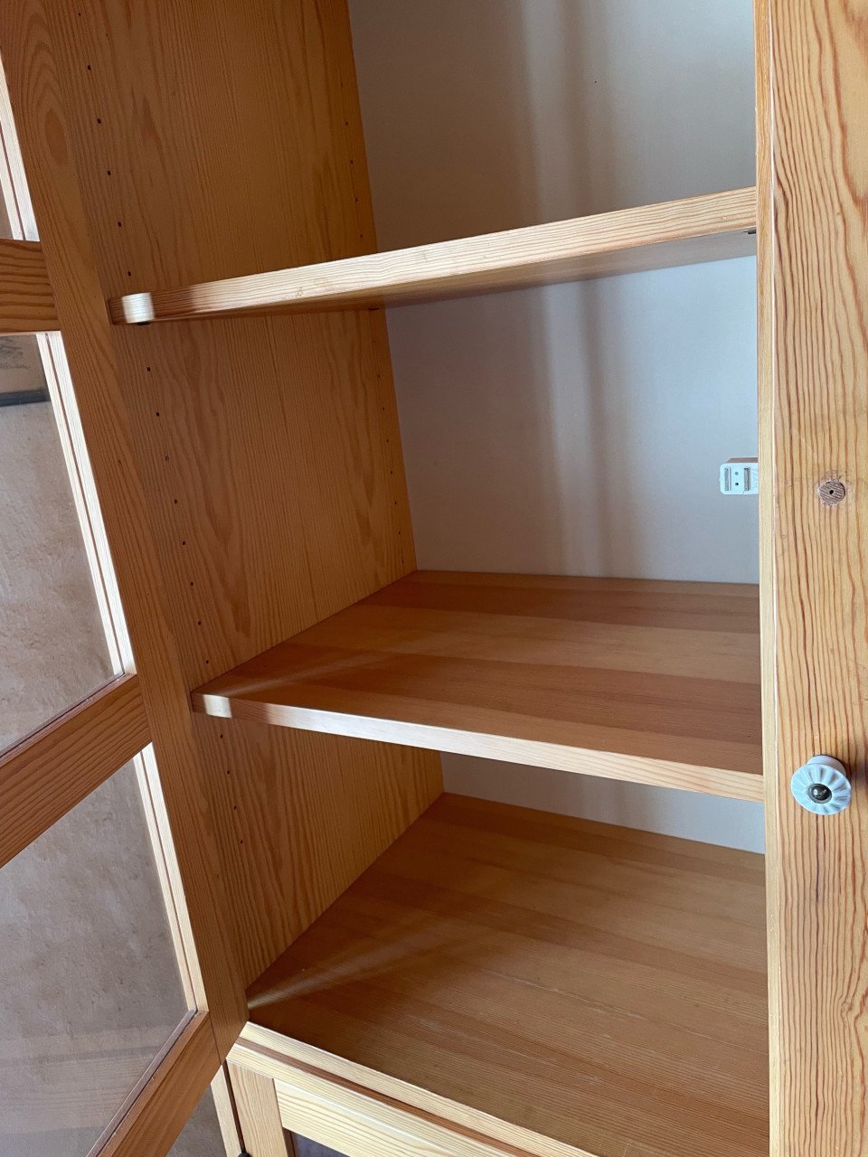 Houten kast bestaande uit 2 delen van 90x90x38