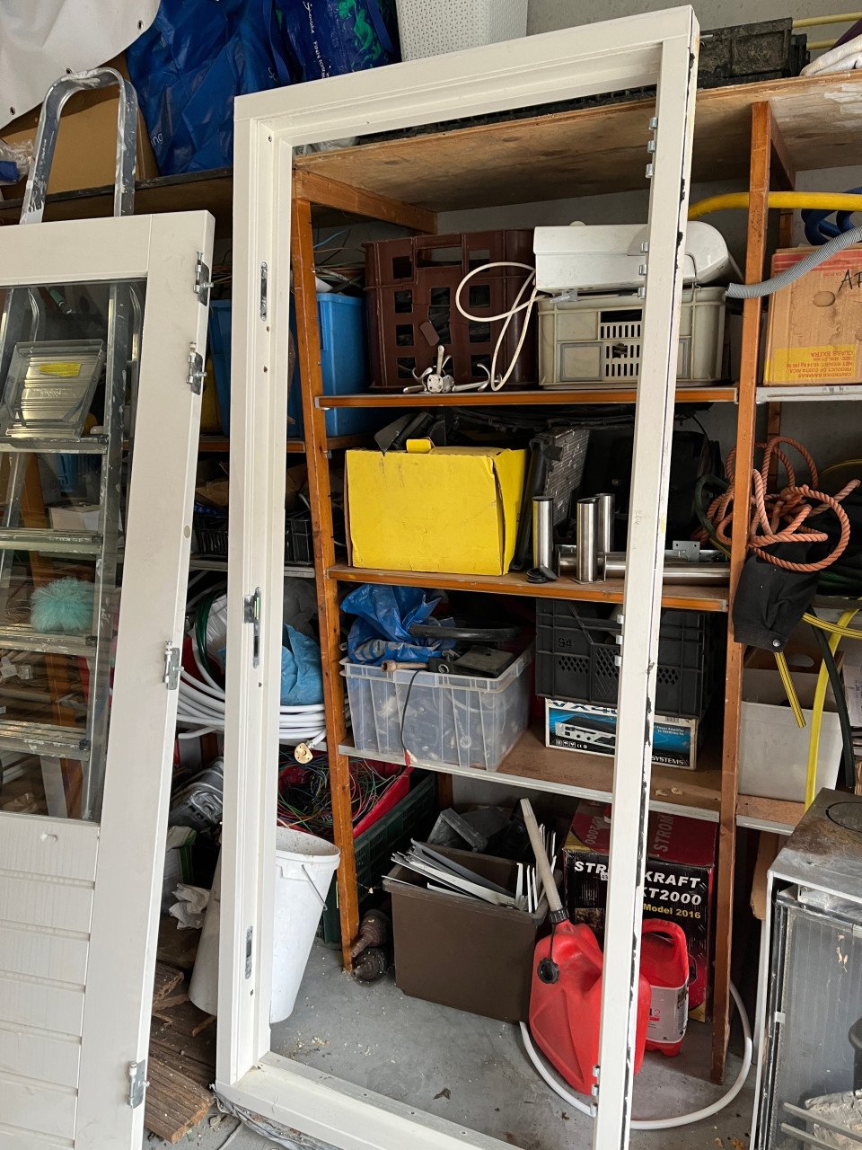Hardhouten buitendeur met kozijn