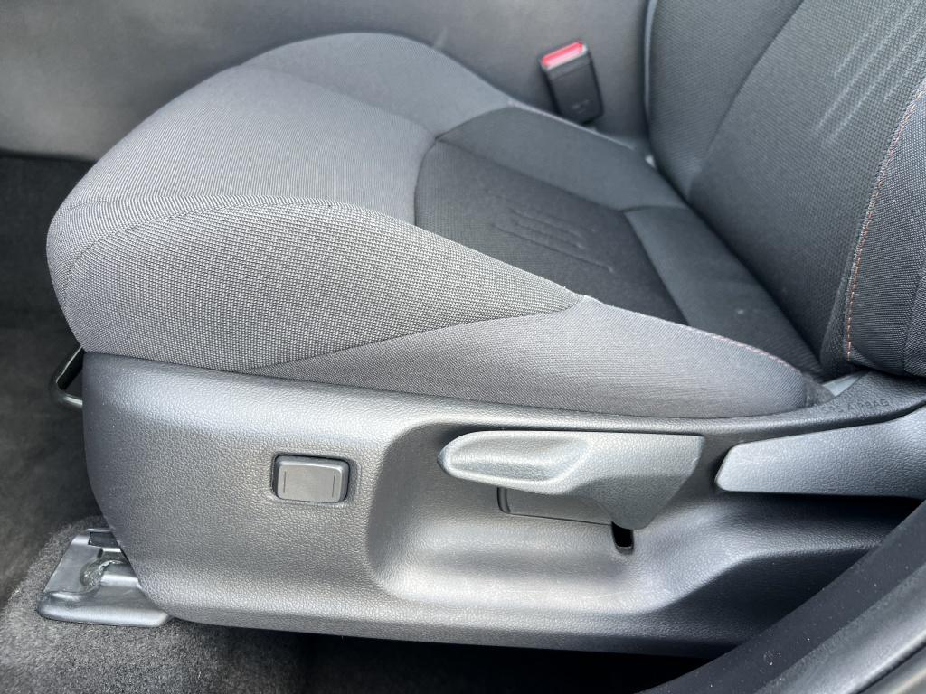 Toyota C-hr 1.8 hybrid 140 dyn