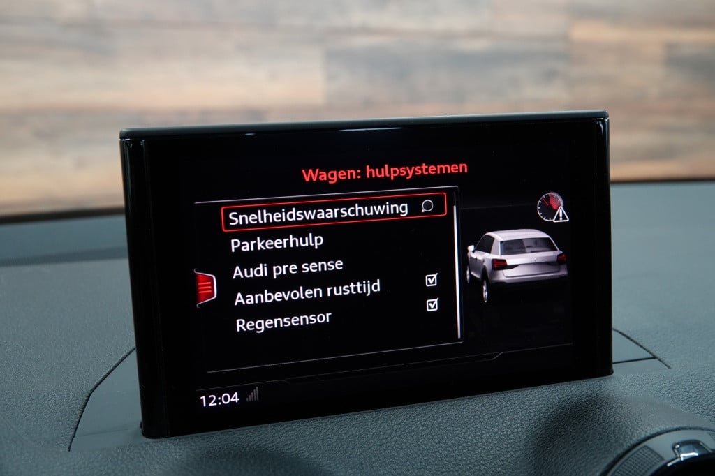 Audi Q2 30 tfsi | stoelverw. | leder | pdc |