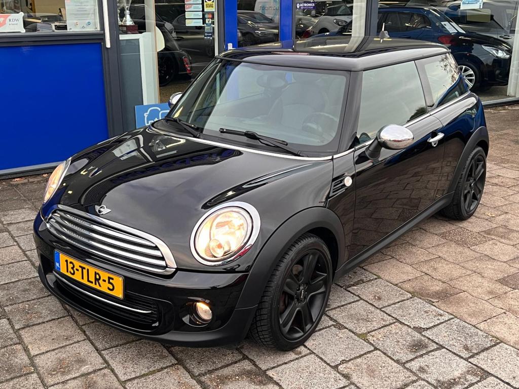 Mini Cooper mini 1.6 10 years ii, navigatie, leer, lm velgen enz...