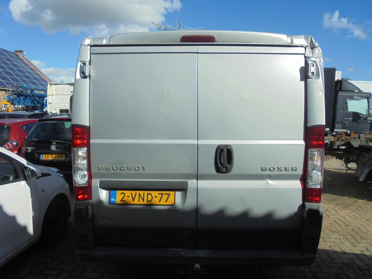 Peugeot Boxer 330 L1H1 uit 2010 Met motor schade ( rijd baar ) 224.651 Km