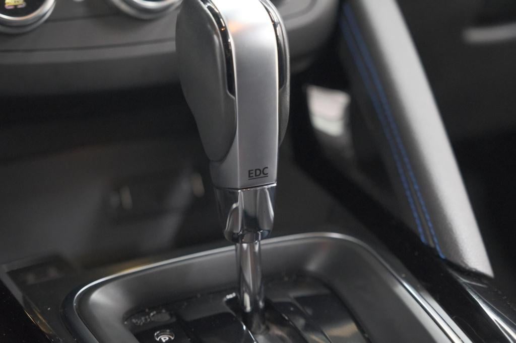 Renault Kadjar 1.3 tce 140 edc limited | trekhaak | allseason banden | stoe