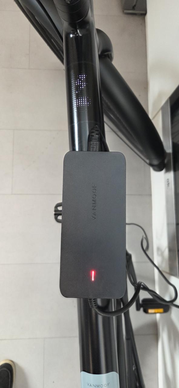 Zeer nette VanMoof S3 Pantone Black C Ebike 2775km 61cm