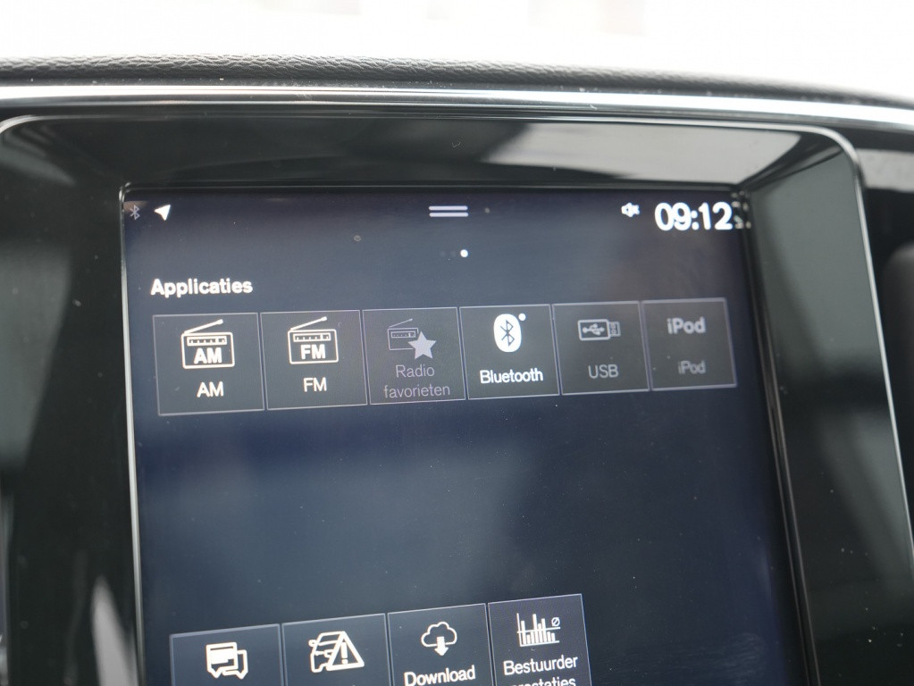 Volvo XC40 t4 190pk r-design| panodak| 360camera| 20''inch| navi| 2 zone cl