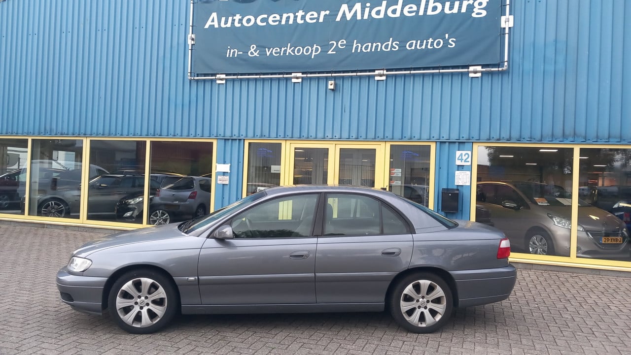 Opel Omega 2.2 16V Business Edition sedan automaat !!!! bj:2002 airco