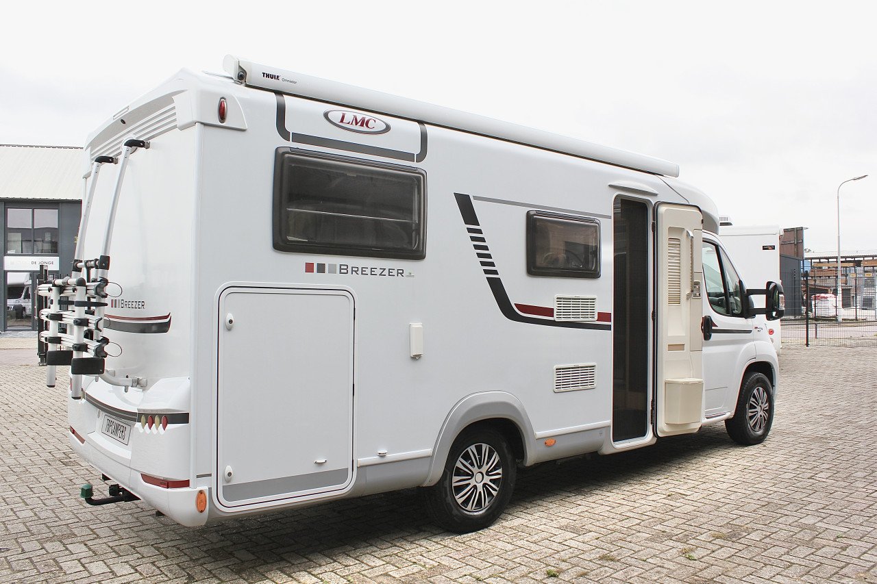 LMC Breezer (Lengtebedden, Compact ) Klaar voor kampeerseizoen 2026!!!!!!