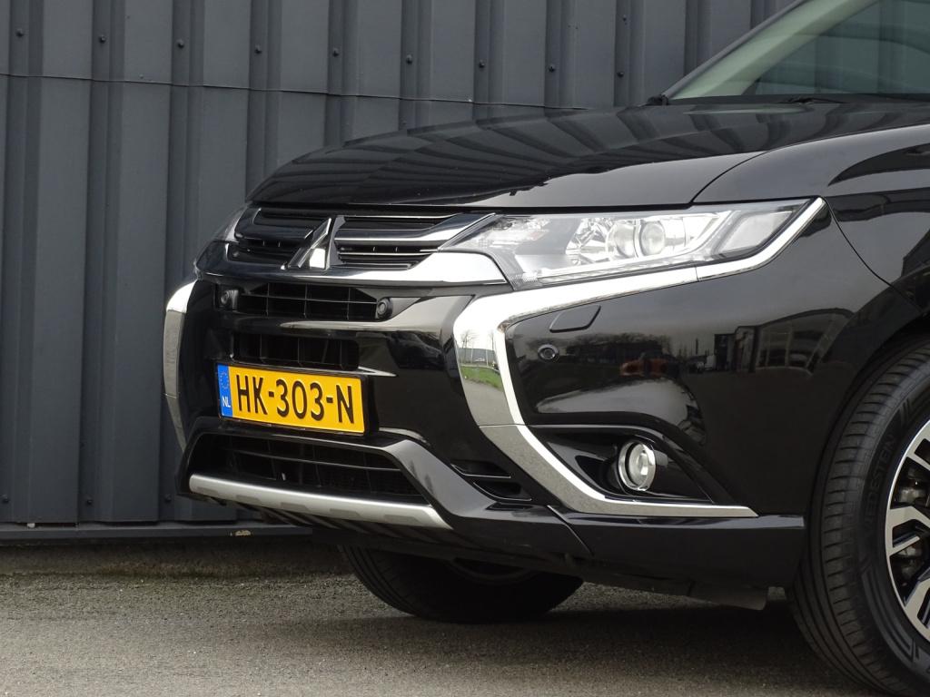 Mitsubishi Outlander 2.0 phev executive edition | trekhaak | navi | camera