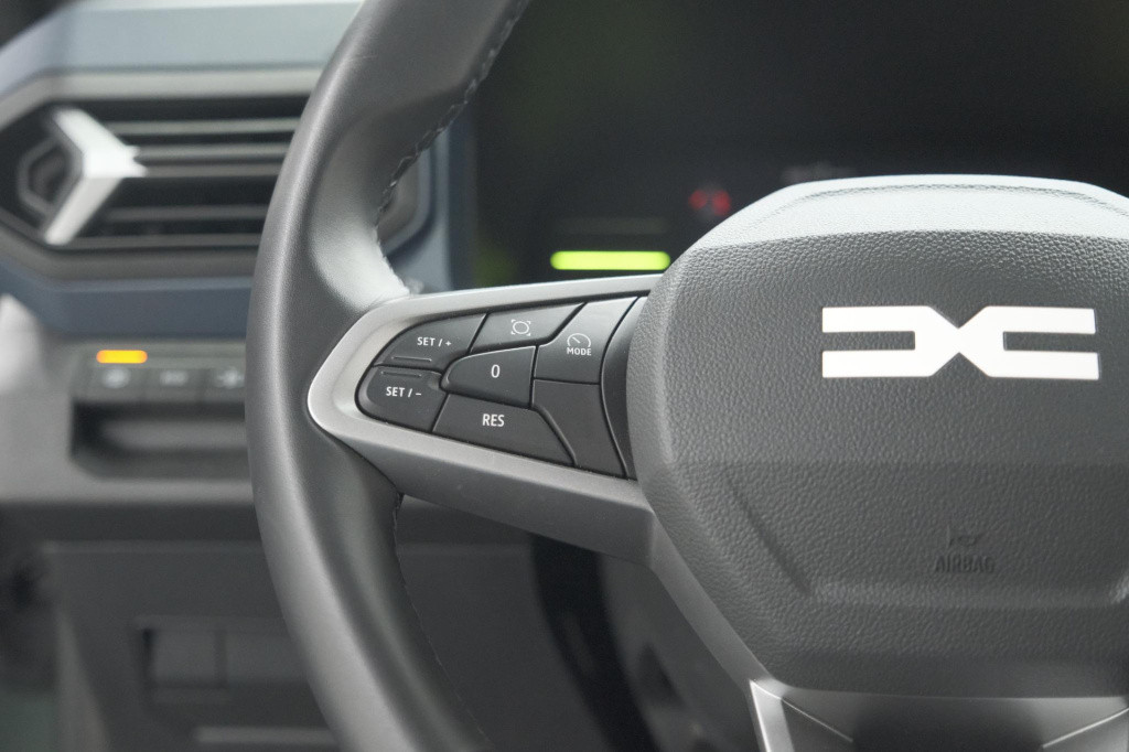 Dacia Duster mild hybrid 130 expression | camera | stoelverwarming | apple 
