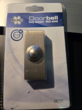 Bedrade deurbel van het merk ELRO, model DB707 RVS. Nieuw