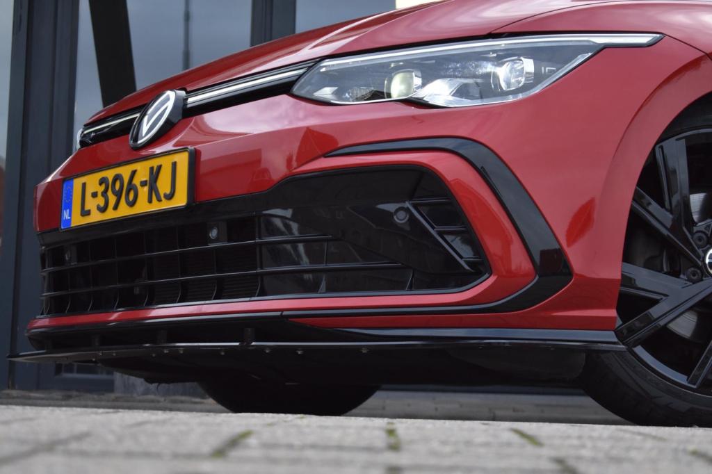 Volkswagen Golf variant 1.5 etsi r-line | maxton | iq-light | panoramadak |