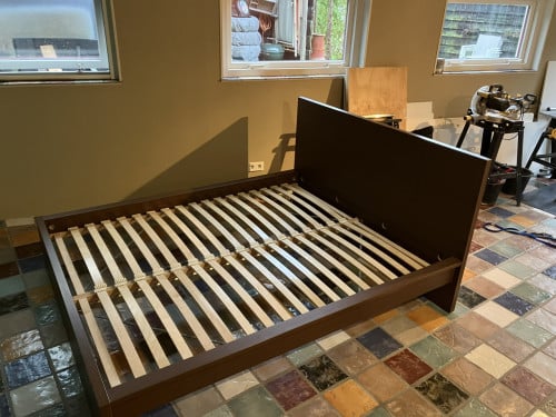 Bed-ombouw met lattenbodem