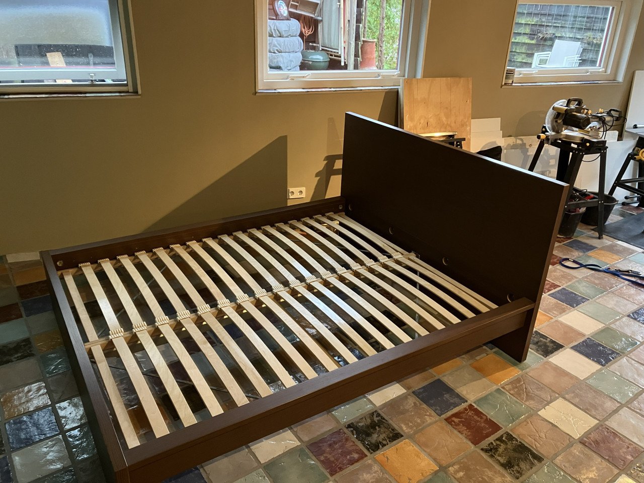 Bed-ombouw met lattenbodem