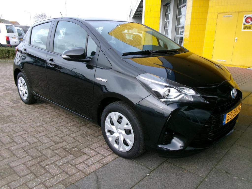 Toyota Yaris 1.5 hybrid clima, camera, multimedia, bluet.
