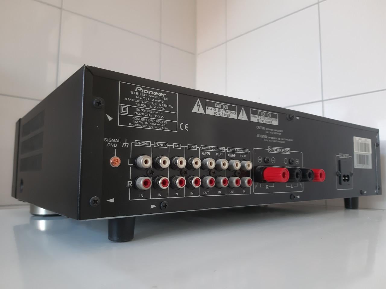 Pioneer A-109 versterker