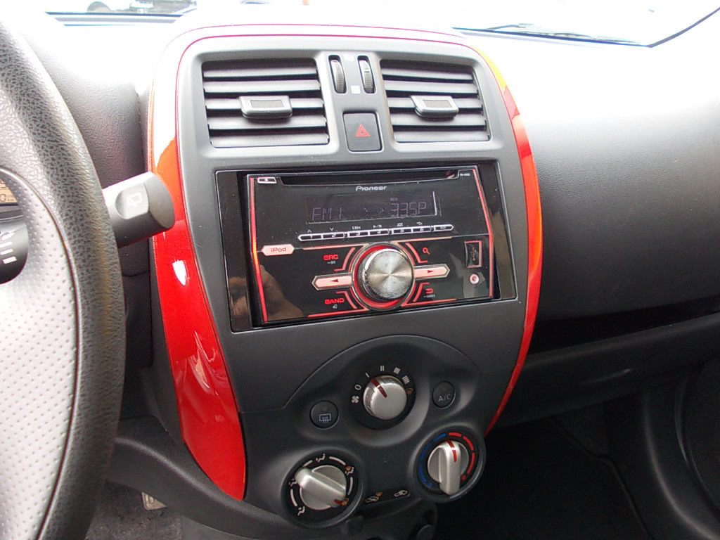 Nissan Micra 1.2 72kw dig-s 98pk 5-drs, colour-line, airco