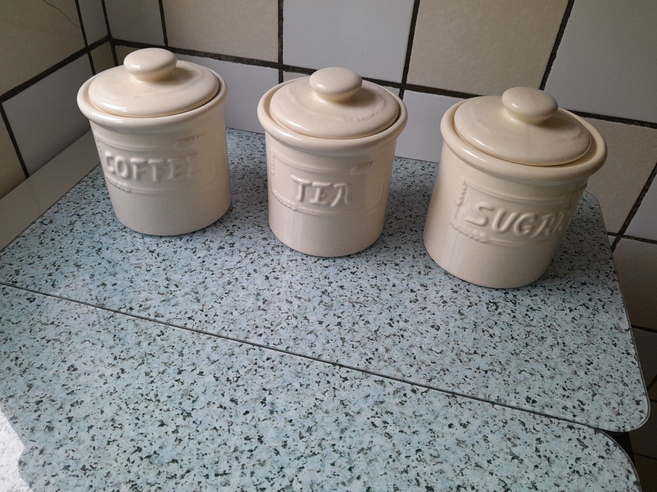Aardenwerk servies + gebakstel+thermobekers + gebakstel  v.a €1,00