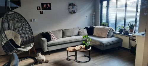Hoekbank en hangstoel