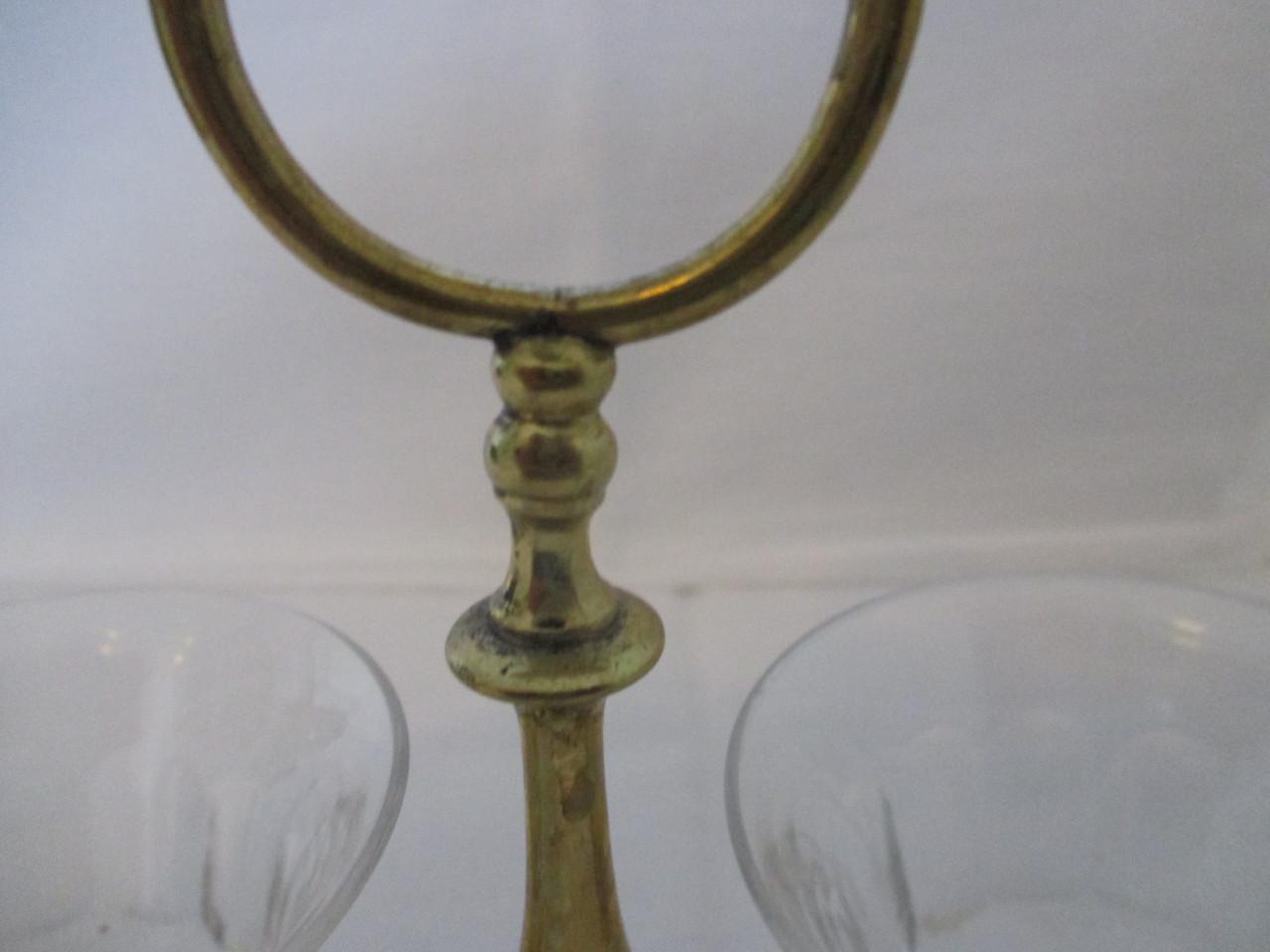 Zeer mooi kristallen dubbel zoutvat , afgewerkt met parelrand aan de voet