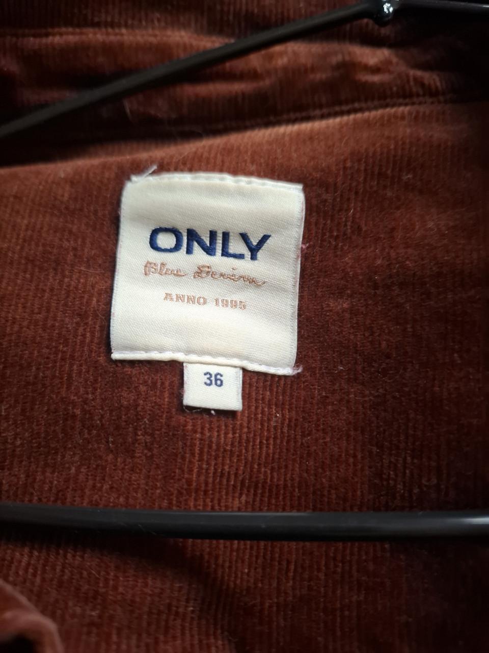 Merkkleding maat s-m/36-38