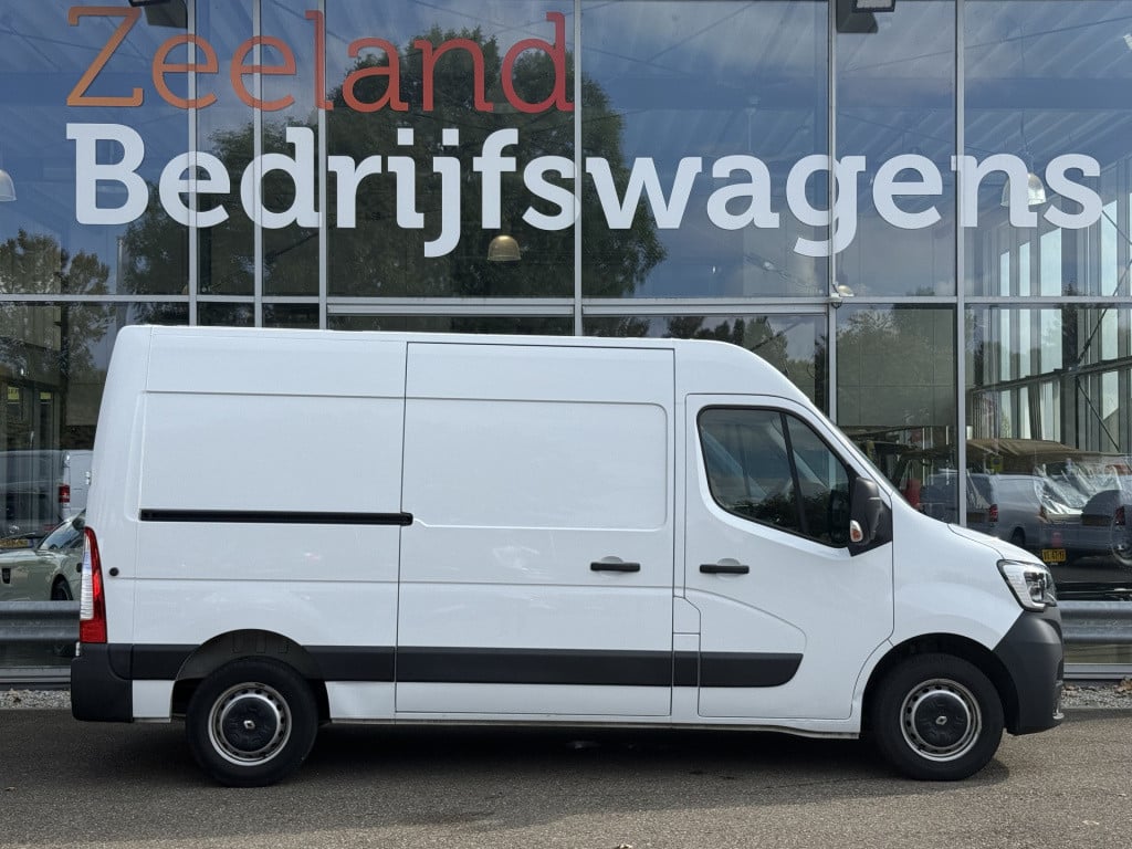Renault Master t35 2.3 dci 135 l2h2 | trekhaak | navi | carplay | cruisec. 