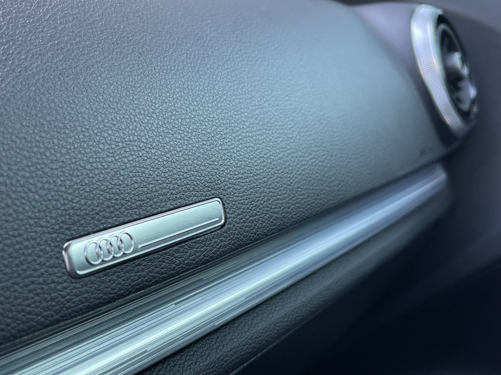 Audi A3 limousine 1.5 tfsi act 150pk s-tronic sport | trekhaak | navi | rij