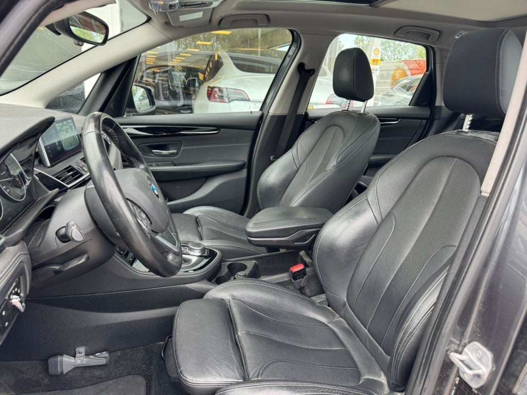 BMW 2-serie active tourer 220i high executive