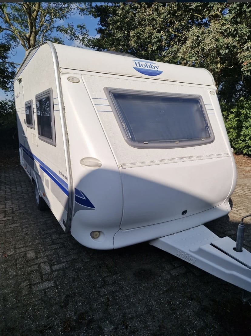 Mooie in zeer goede conditie en volledig gestyled hobby 400 de luxe