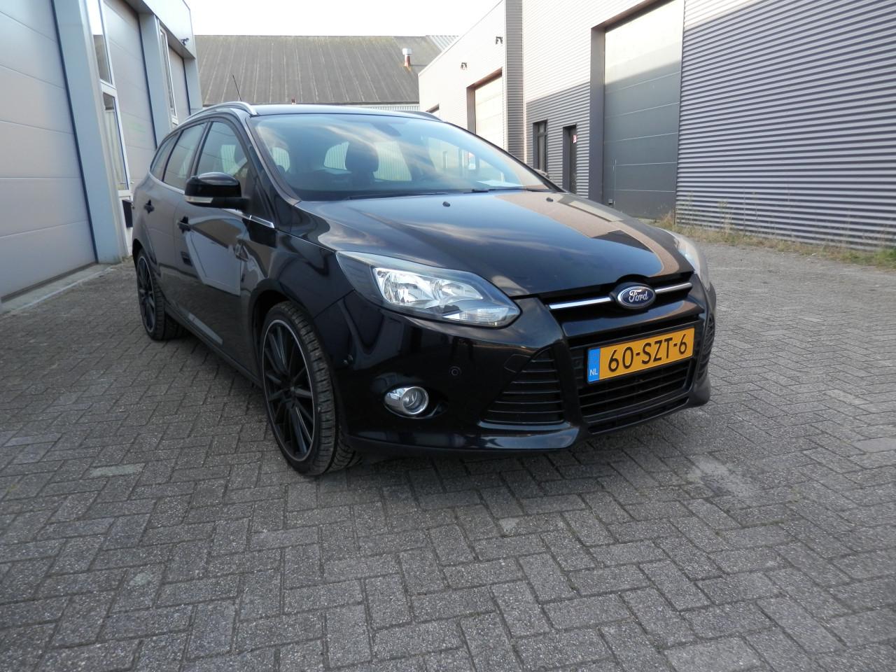 Auto Garant Biedt Aan: Ford Focus 1.6 Titanium