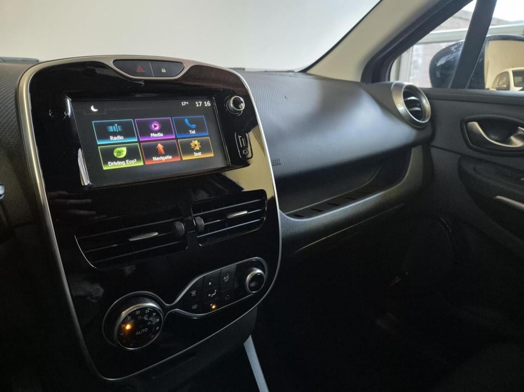 Renault Clio 0.9 tce limited / keyless / cruisecontrol / parkeersensoren