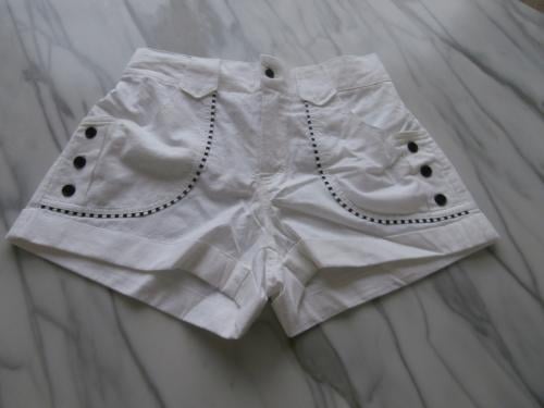 Nieuwe Witte  Dames Korte broek  Maat S  van € 29,95  voor  € 5,00
